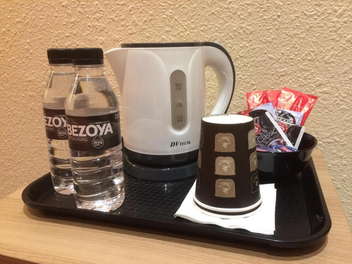 โอสตัล อิซนาจาร์ บาร์เซโลนา Hotel ภายนอก รูปภาพ