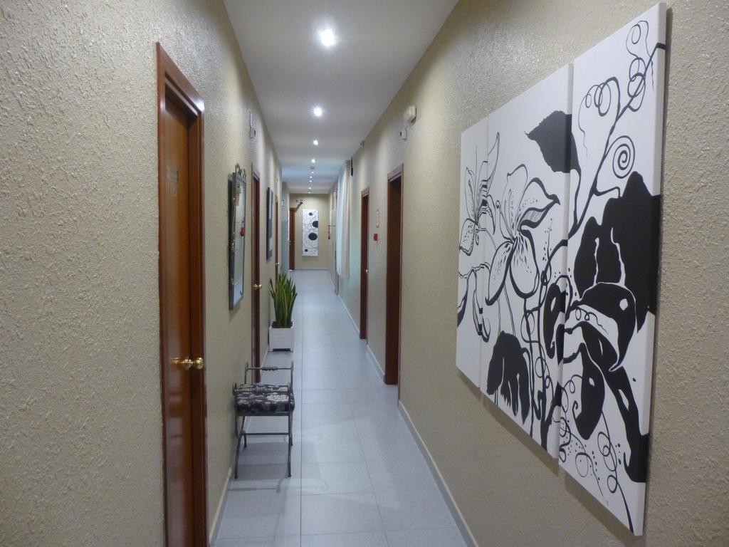 โอสตัล อิซนาจาร์ บาร์เซโลนา Hotel ภายนอก รูปภาพ