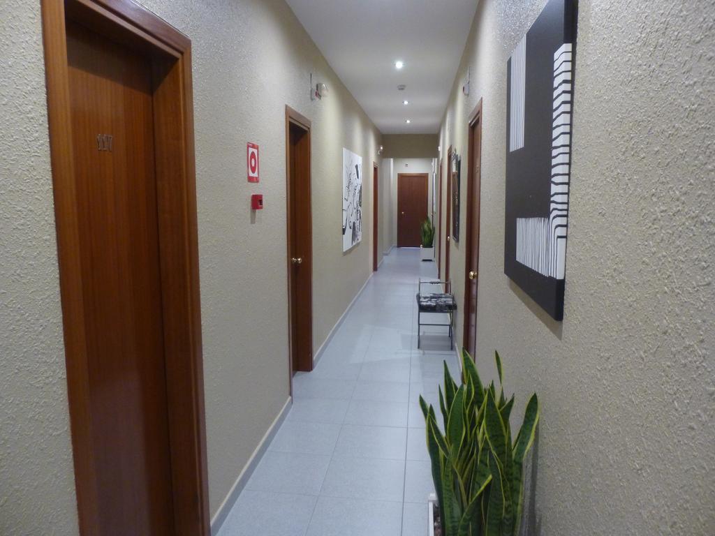 โอสตัล อิซนาจาร์ บาร์เซโลนา Hotel ภายนอก รูปภาพ