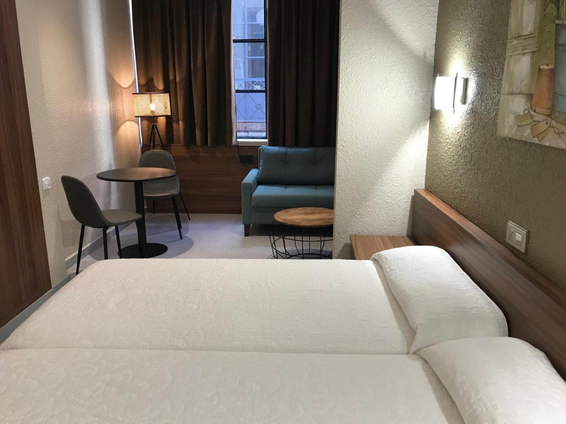 โอสตัล อิซนาจาร์ บาร์เซโลนา Hotel ภายนอก รูปภาพ