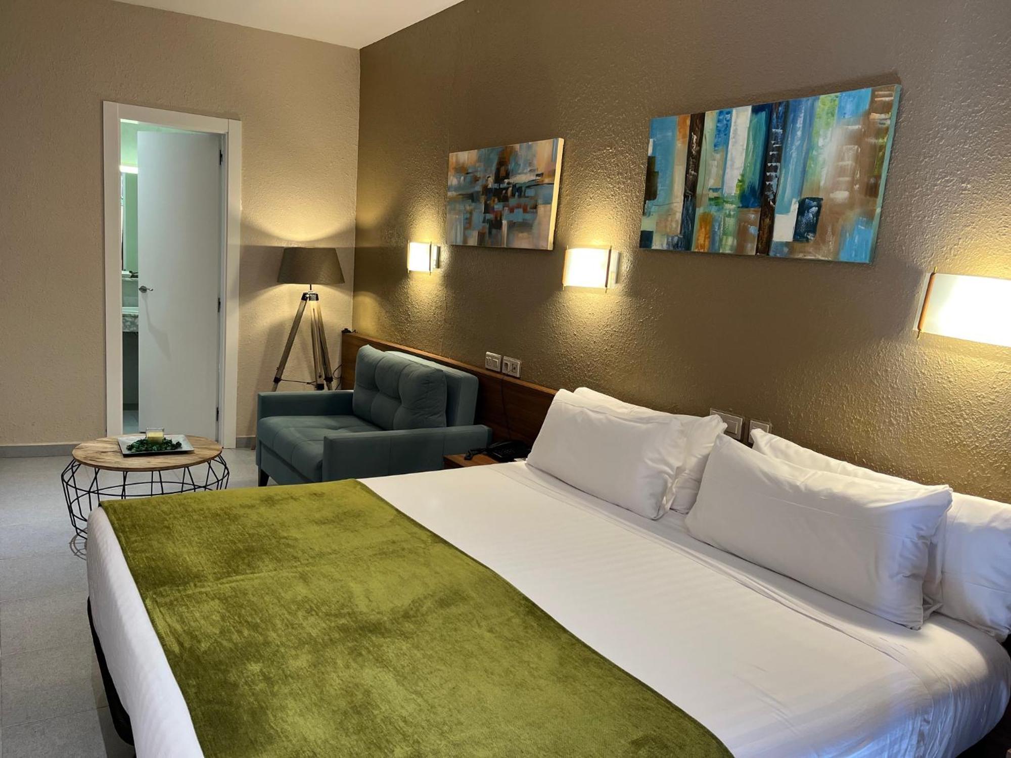 โอสตัล อิซนาจาร์ บาร์เซโลนา Hotel ภายนอก รูปภาพ